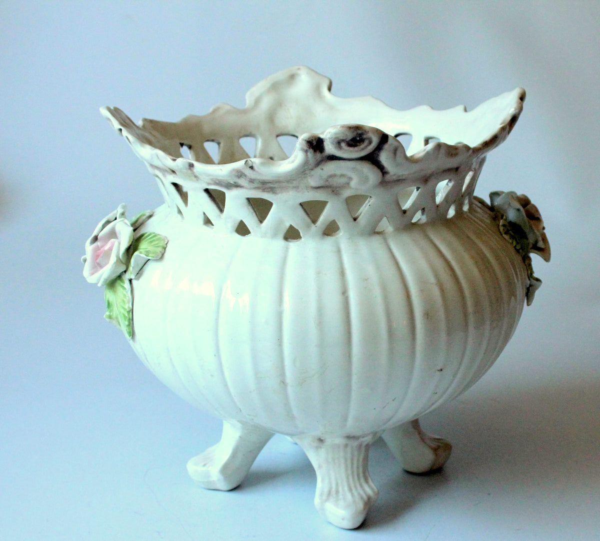 Vintage Keramik Blumentopf mit handbemalten Rosen, 1970er Jahre
