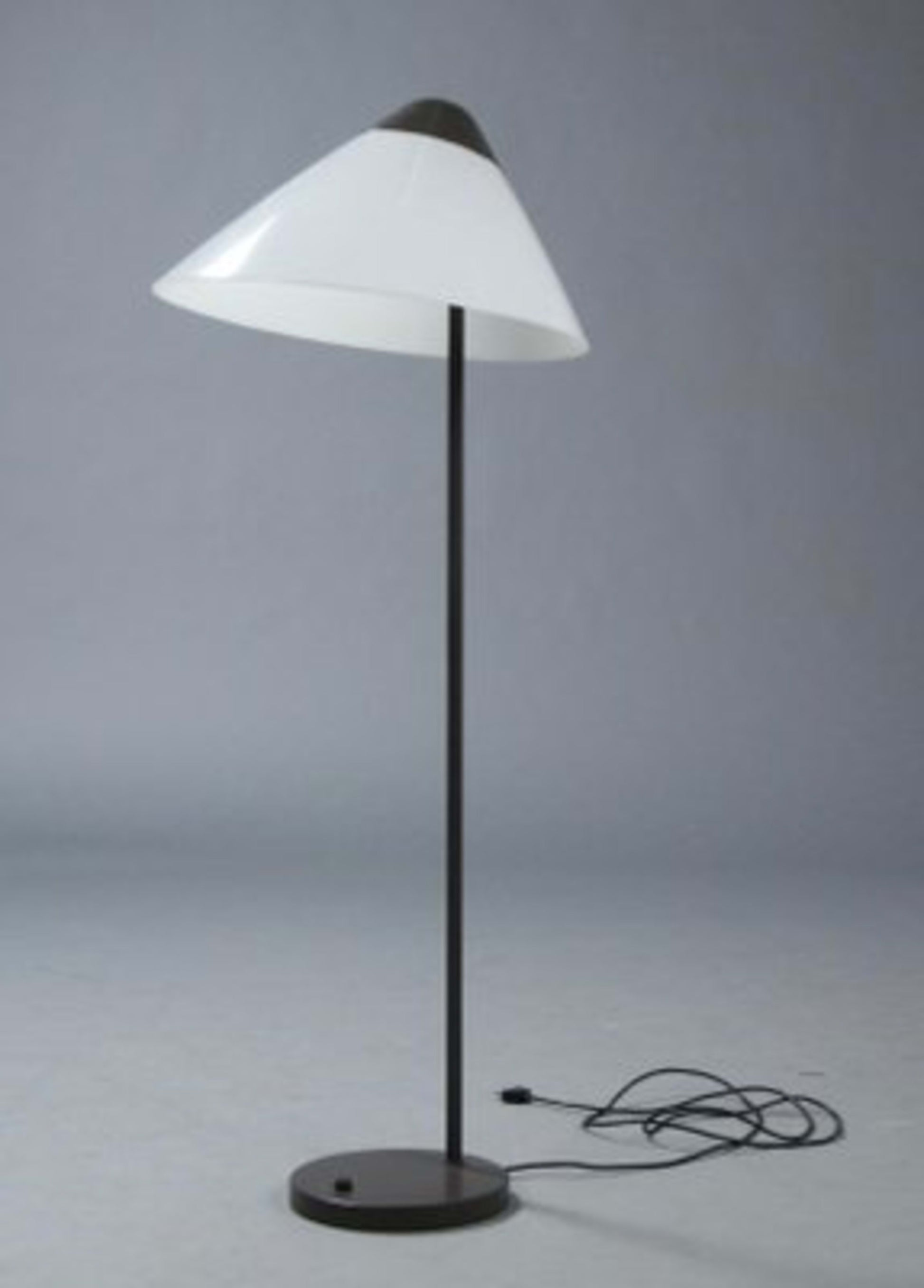Vintage Stehlampe Opala von Hans J. Wegner für Louis Poulsen grau-creme-rotbraun