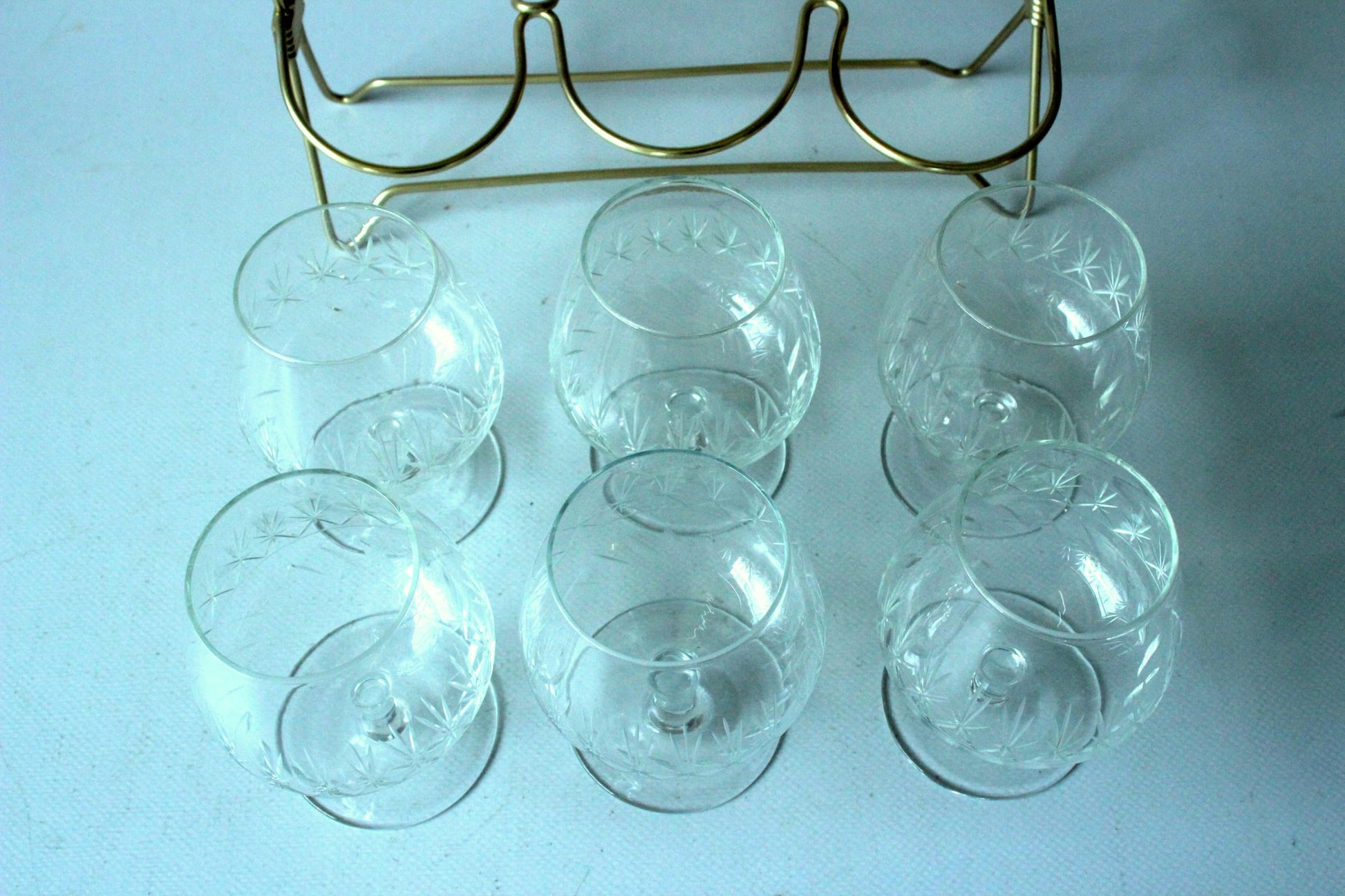 Set von 6 Vintage Cognacgläsern im Messingständer