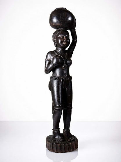 Vintage Holzskulptur "Frau mit Krug" Westafrika