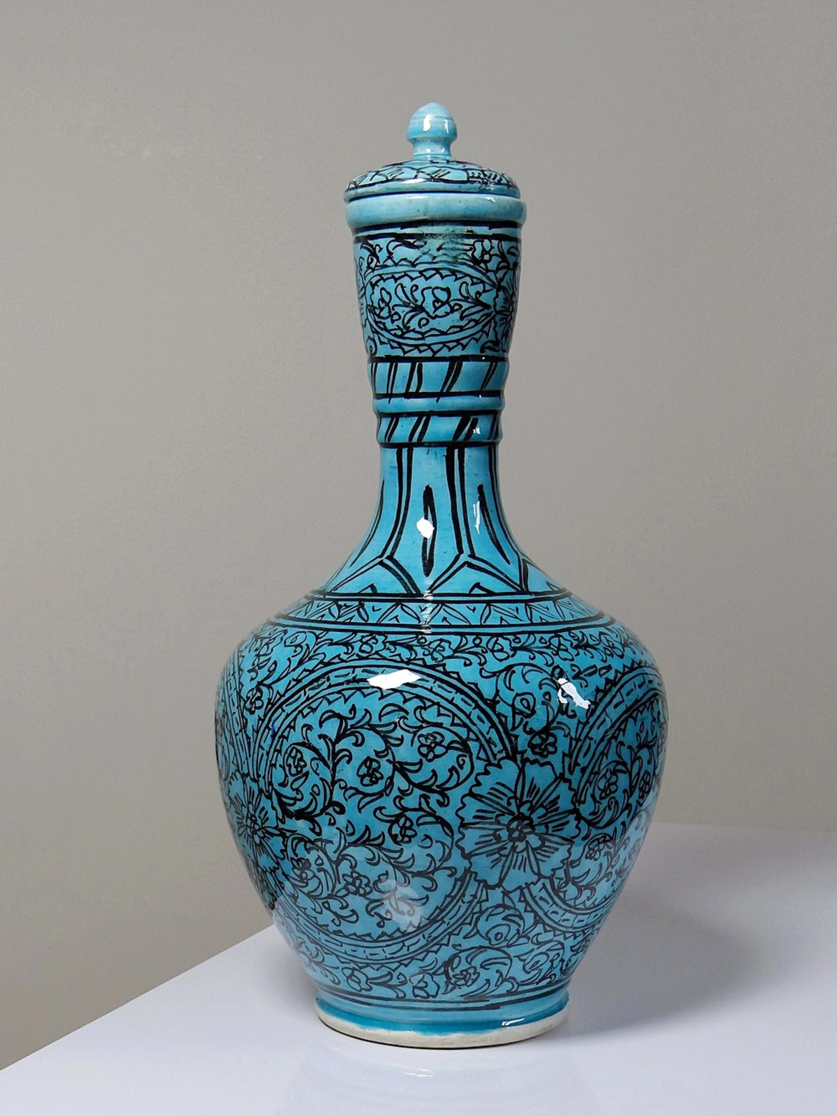 Vintage Vase Iznik Türkis von persisch Schwarzdekor Glasurkeramik