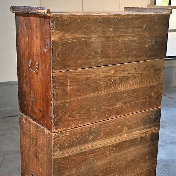 Vintage Kommode aus der Joseon-Dynastie mit Dekor und Beschlägen