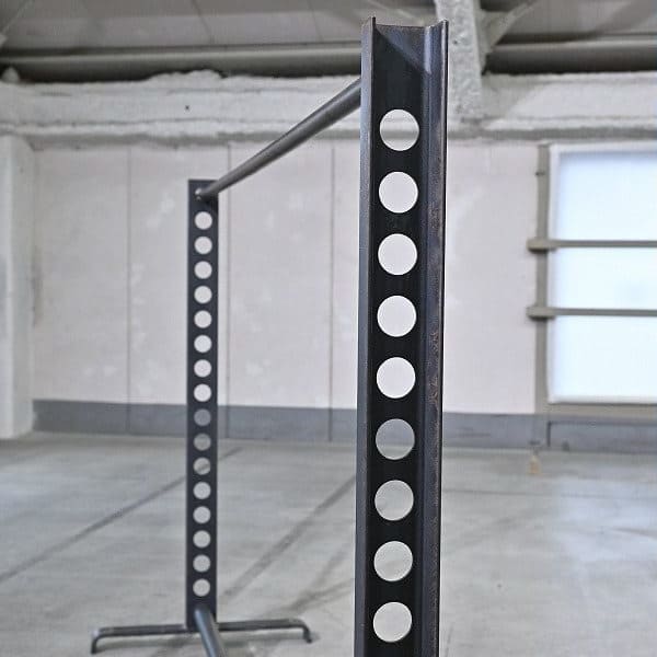 Vintage Garderobe im Industriedesign mit Lochblech, rechteckig, gebraucht