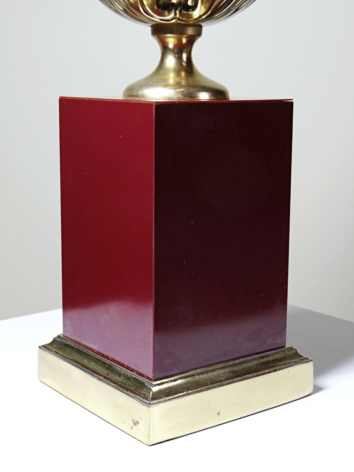 Vintage Tischlampe "Vérone" von Le Dauphin, Messing