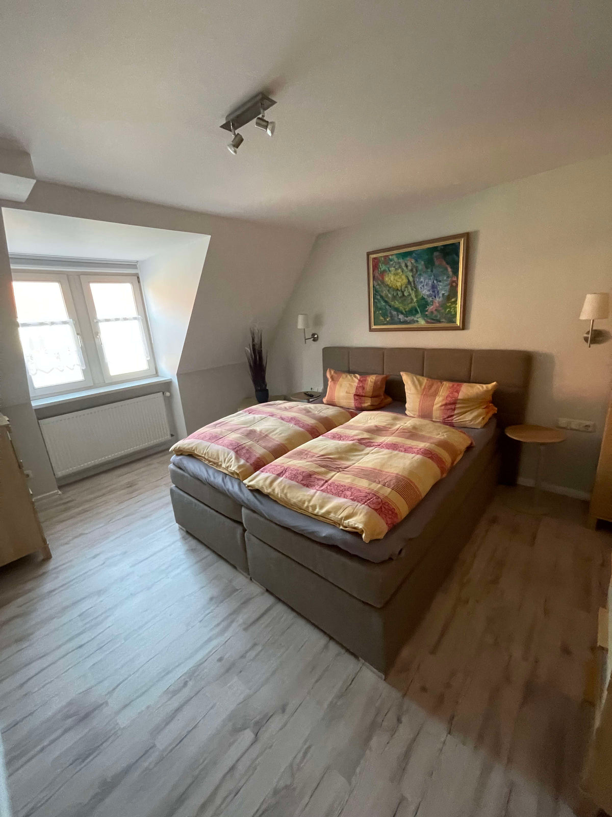 Boxspringbett beige neu mit Matratze und Topper 180x200 cm