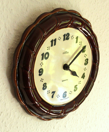 Vintage Keramik Wanduhr Guglhupf