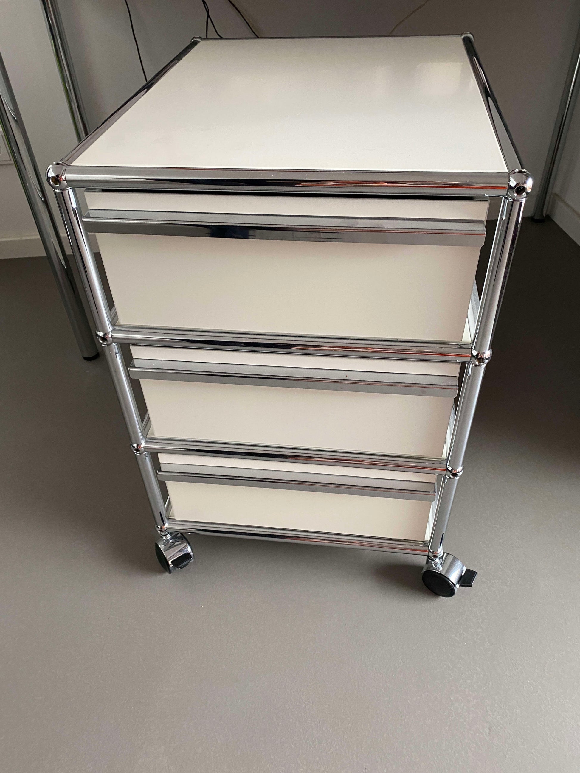 Vintage Rollcontainer von USM Haller reinweiß