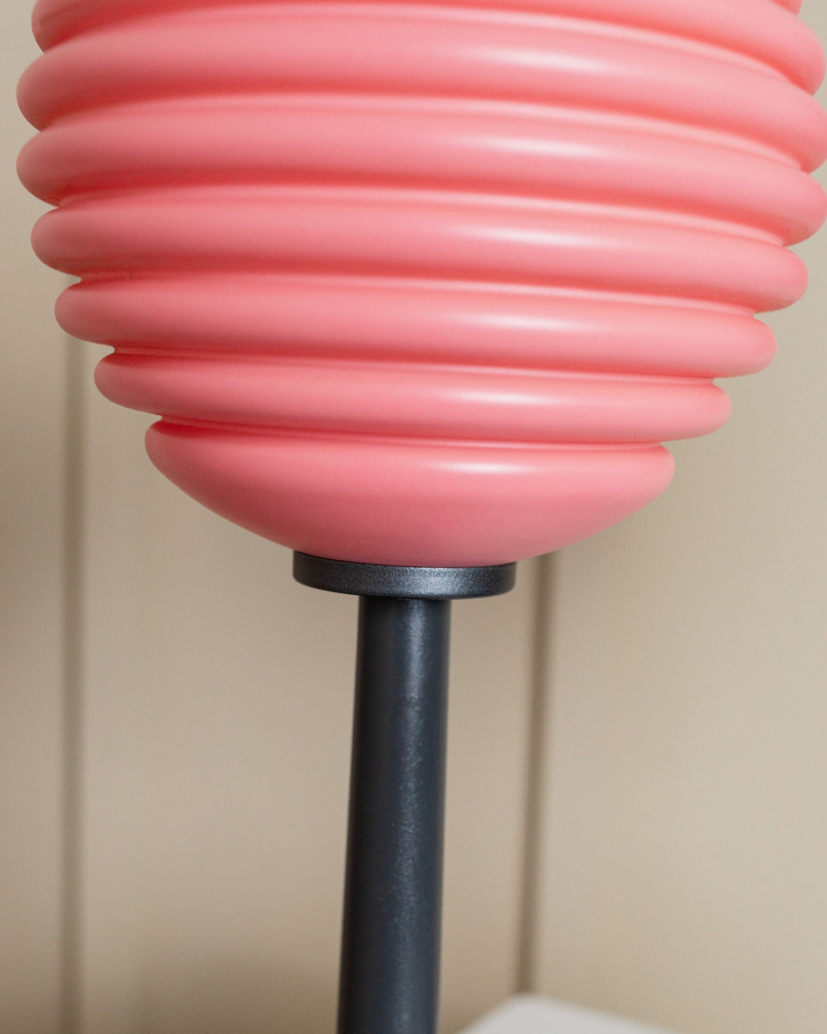Lampe de table vintage en verre rose Space Age Design Italie années 1980 lot de 2