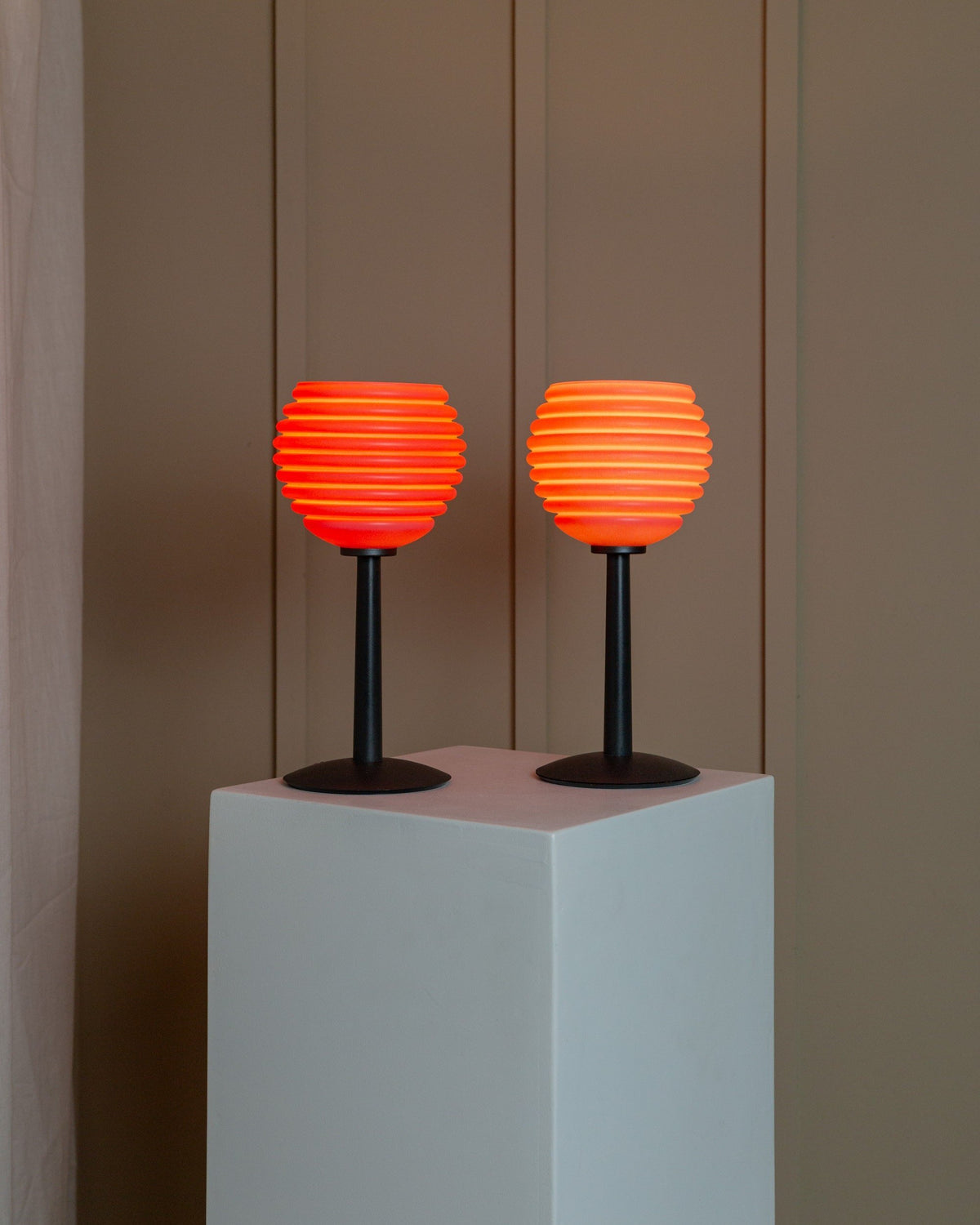 Lampe de table vintage en verre rose Space Age Design Italie années 1980 lot de 2