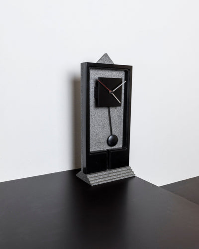 Vintage Standuhr von Costantini L'Oggetto Schwarz Grau 1980er Memphis-Stil