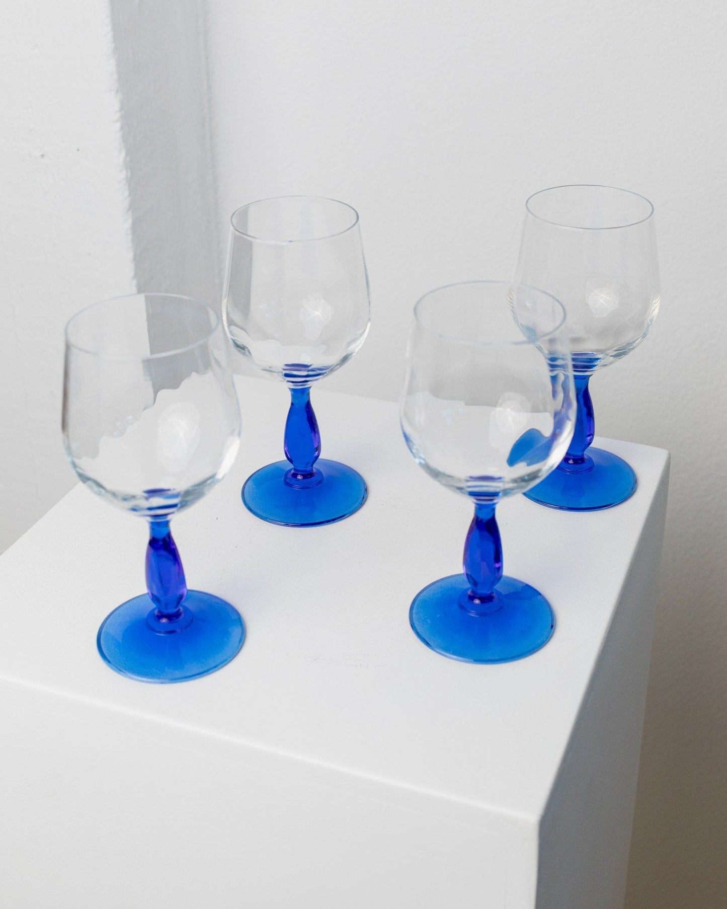 Vintage wine glass royal blue Italy 1980s set of 2