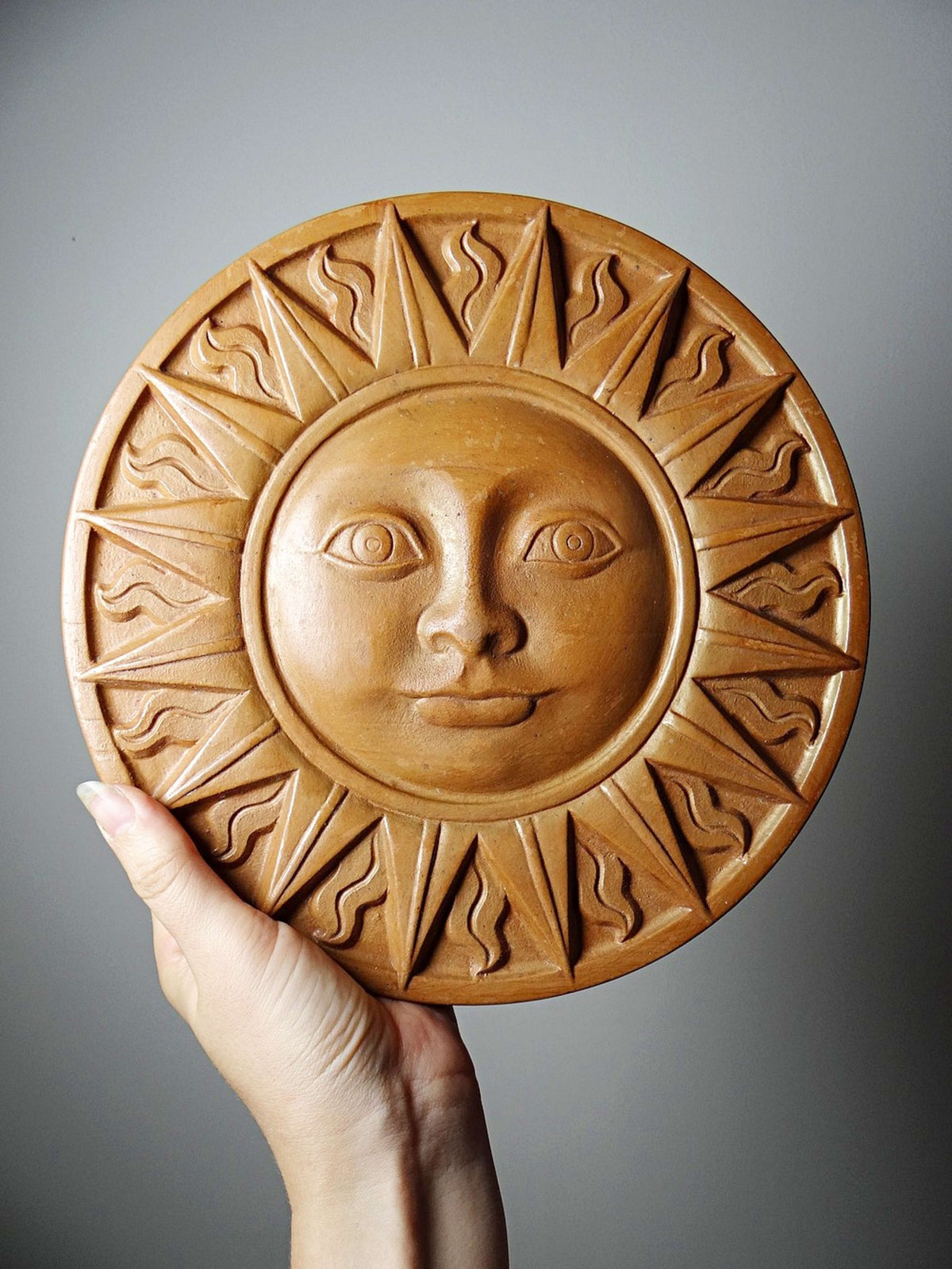 Vintage Wandrelief Sonnengesicht aus Terrakotta von Mak Marazzi