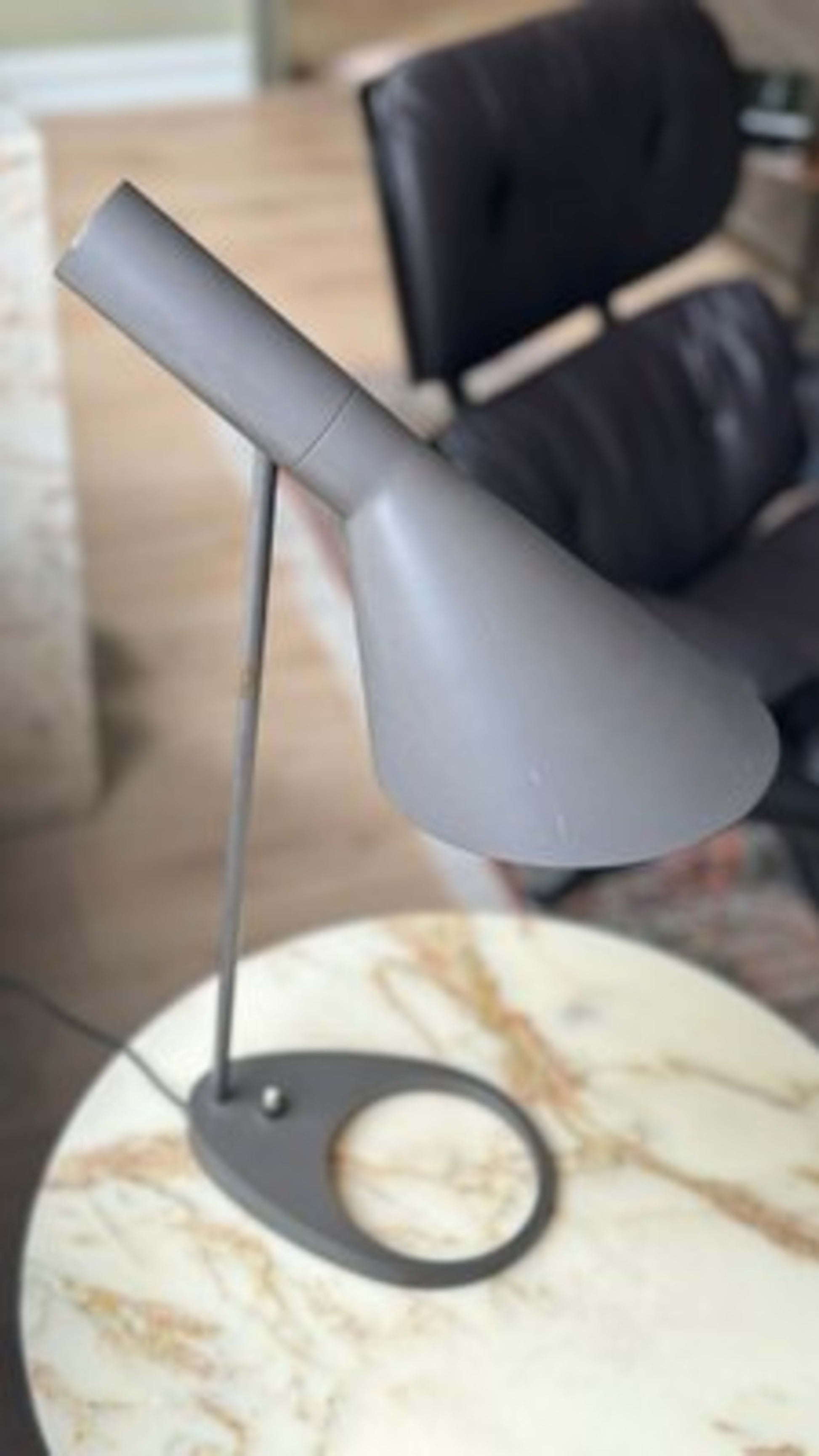 Vintage Tischlampe AJ von Arne Jacobsen für Louis Poulsen Braun Grau