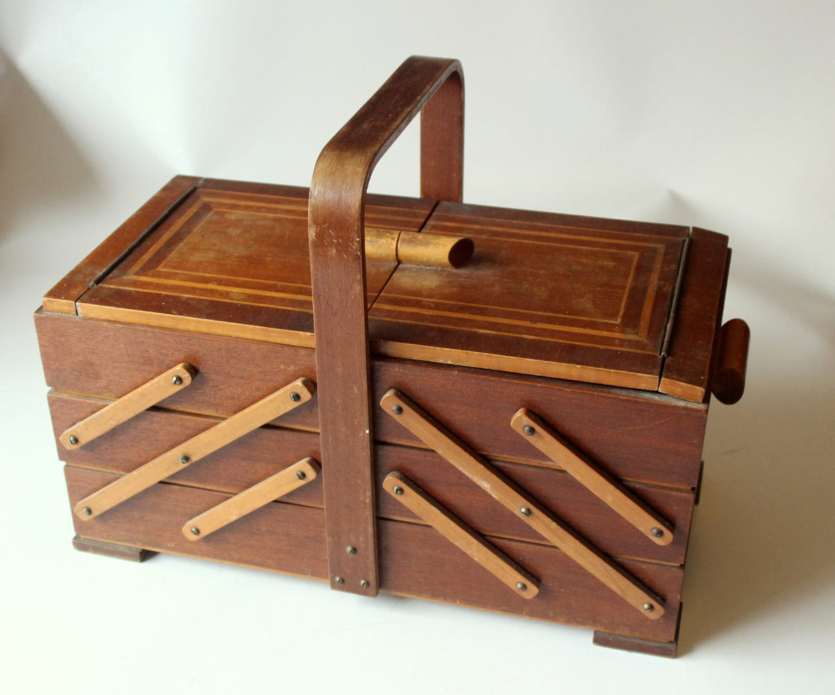 Vintage Nähkasten Truhe aus Holz und Metall, Art Deco 1930er