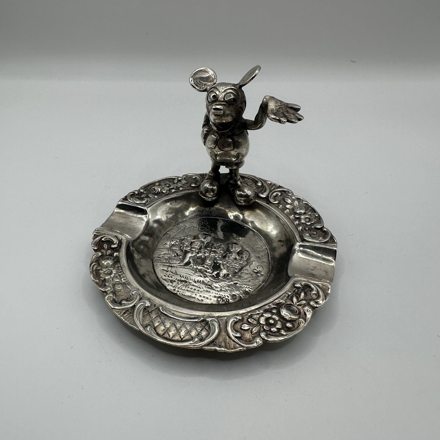 Vintage Mickey Mouse Aschenbecher 925er Silber Reliefszene und skulpturaler Charakter