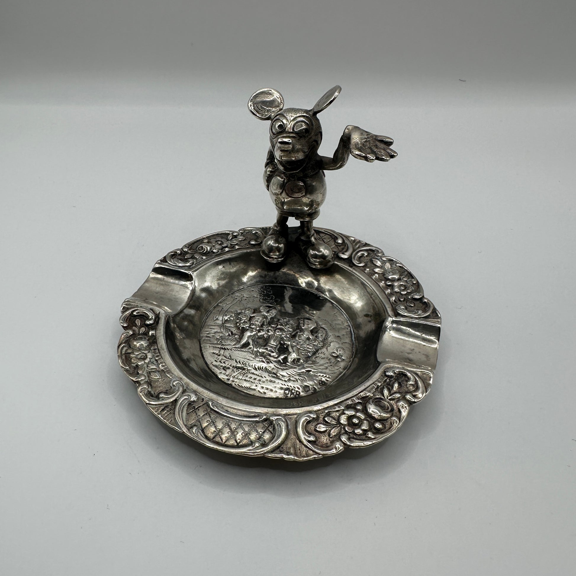 Vintage Mickey Mouse Aschenbecher 925er Silber Reliefszene und skulpturaler Charakter