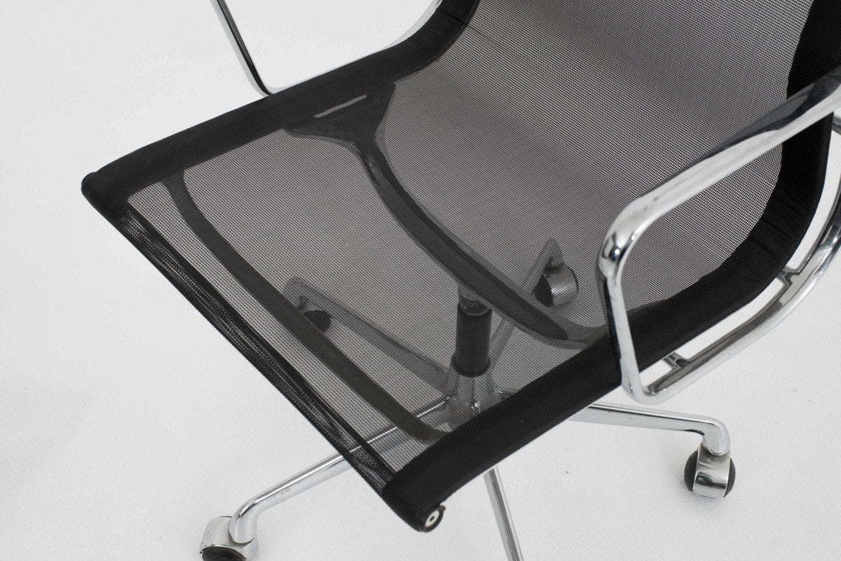 Chaise de bureau vintage Eames EA 108 par ICF en tissu mesh