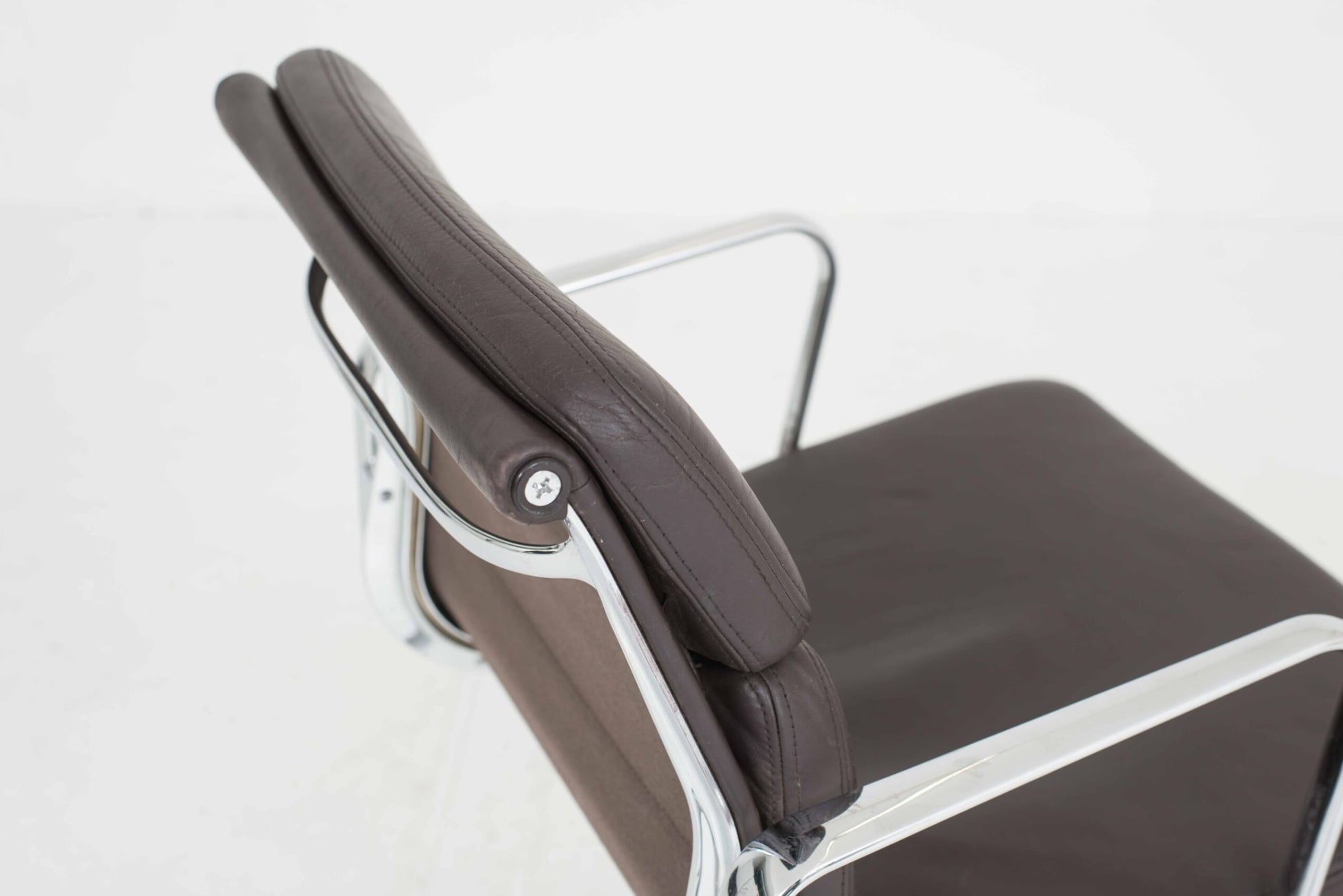 Vintage Bürostuhl EA 217 Soft Pad von Charles und Ray Eames für Vitra braunes Leder