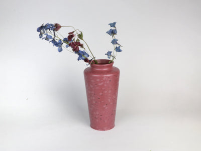 Vase en céramique vintage de MF Design en fuchsia à mouchetures