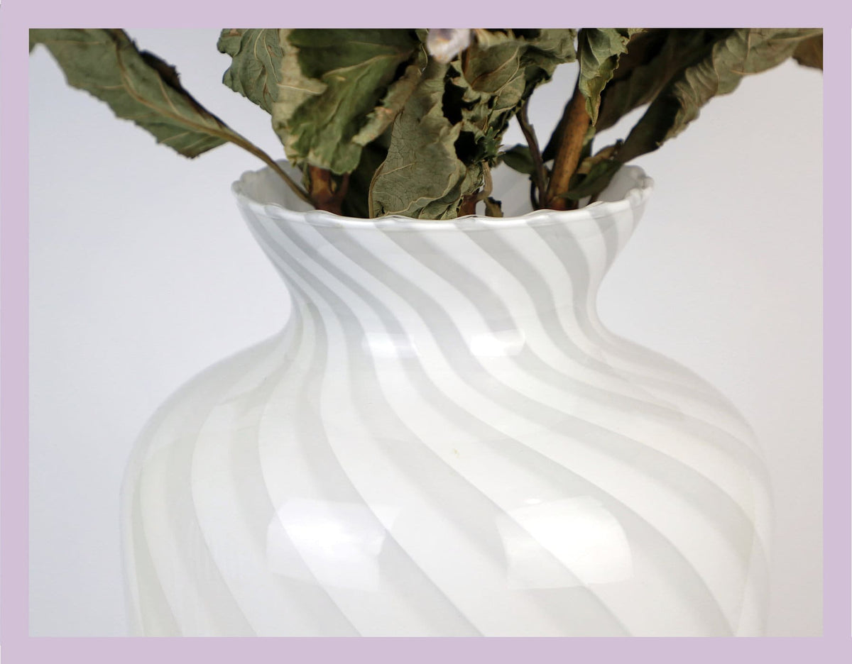 Vase tourbillon vintage en verre de Murano Venise 1950 blanc rose Vetro Barovier Toso