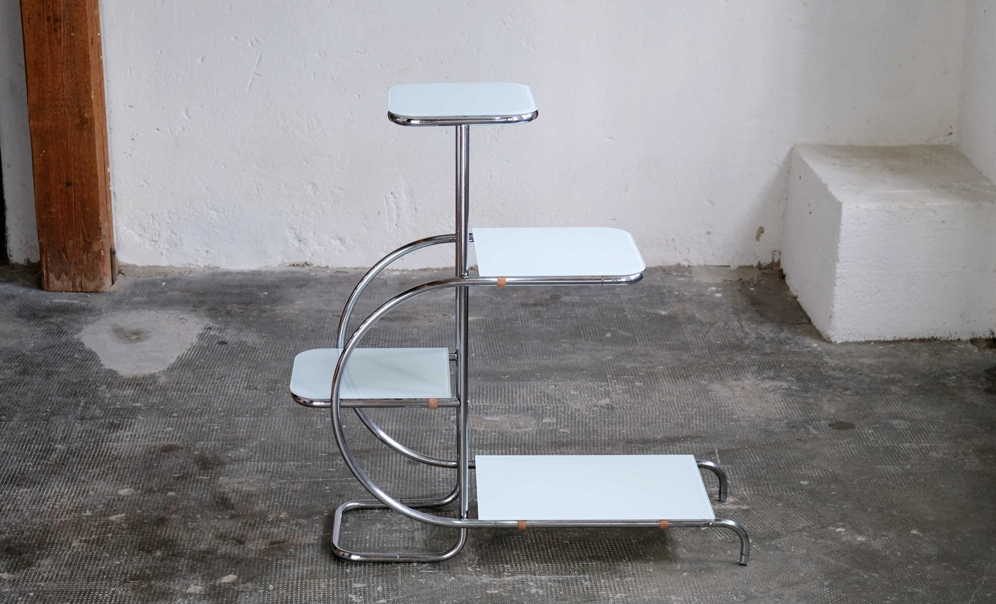 Vintage Bauhaus Etagere mit Glasplatte schwarz oder weiß