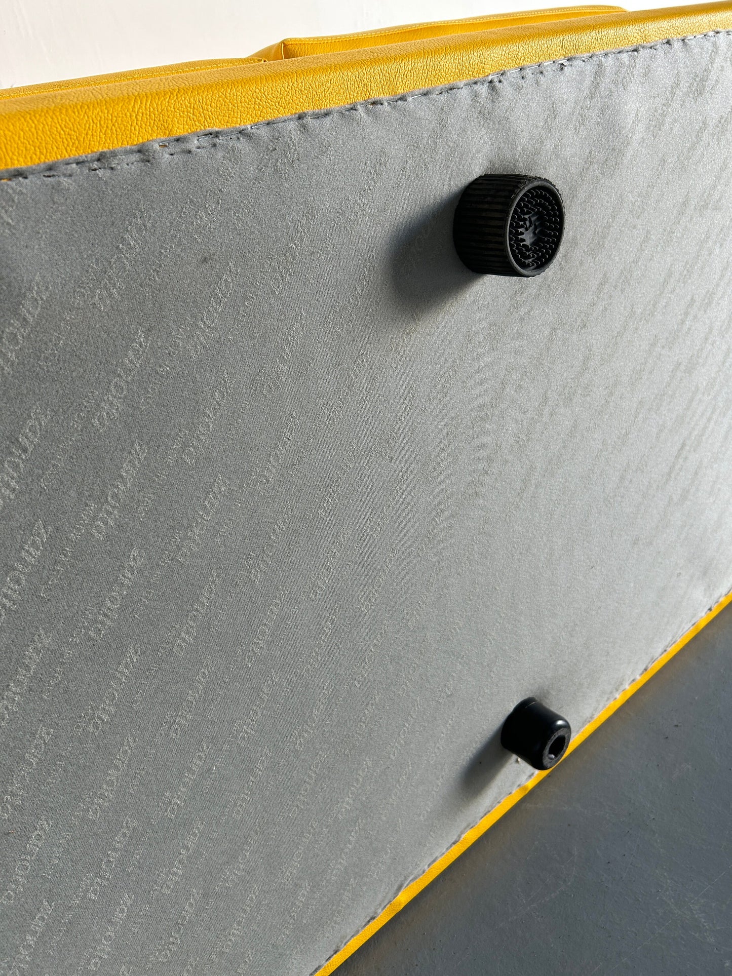 Vintage "Throw-Away" Sofa von Willie Landels für Zanotta Gelb Space Age 1965