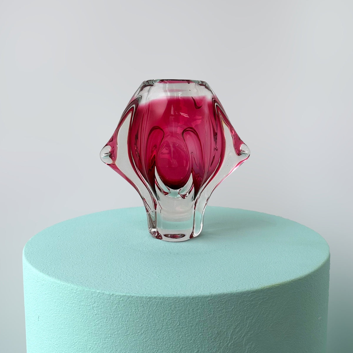 Vintage Vase Josef Hospodka Cranberry Pink von Chřibská Sklo Sommerso Rot