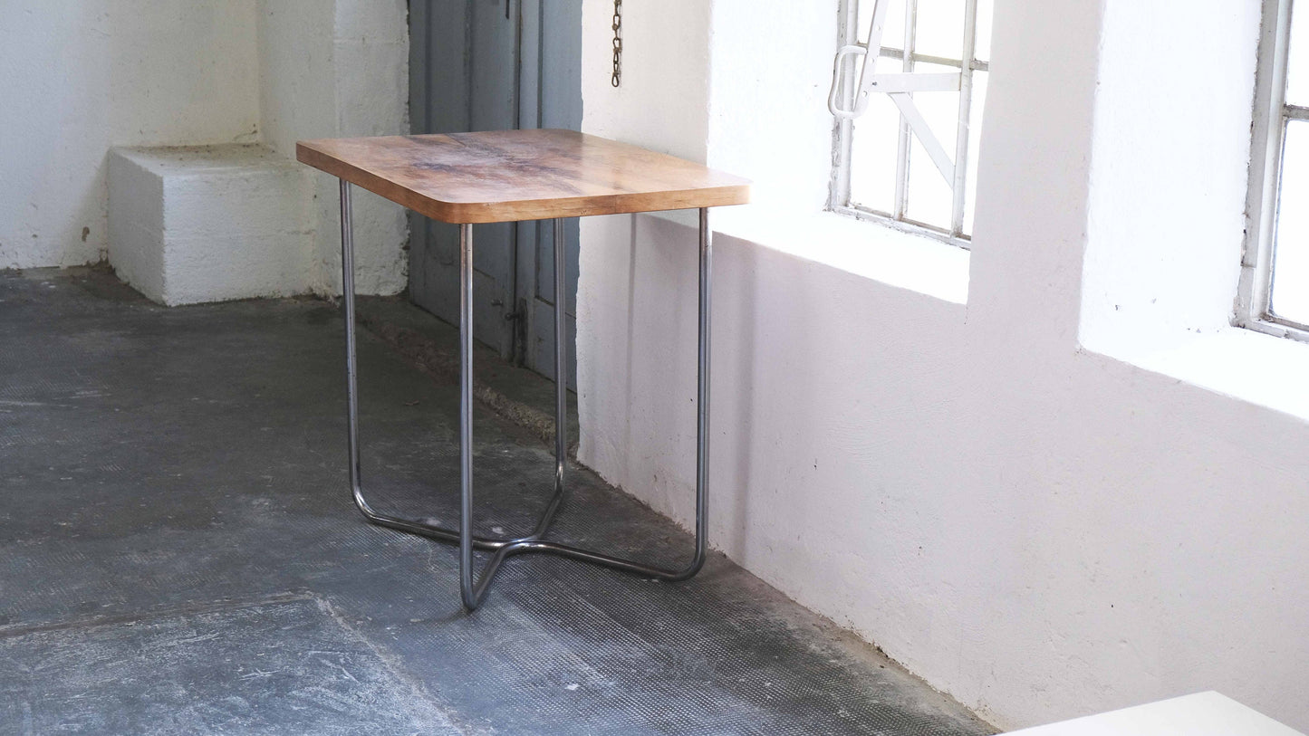 Vintage Beistelltisch Bauhaus Stahlrohr mit Schlaufenfuß
