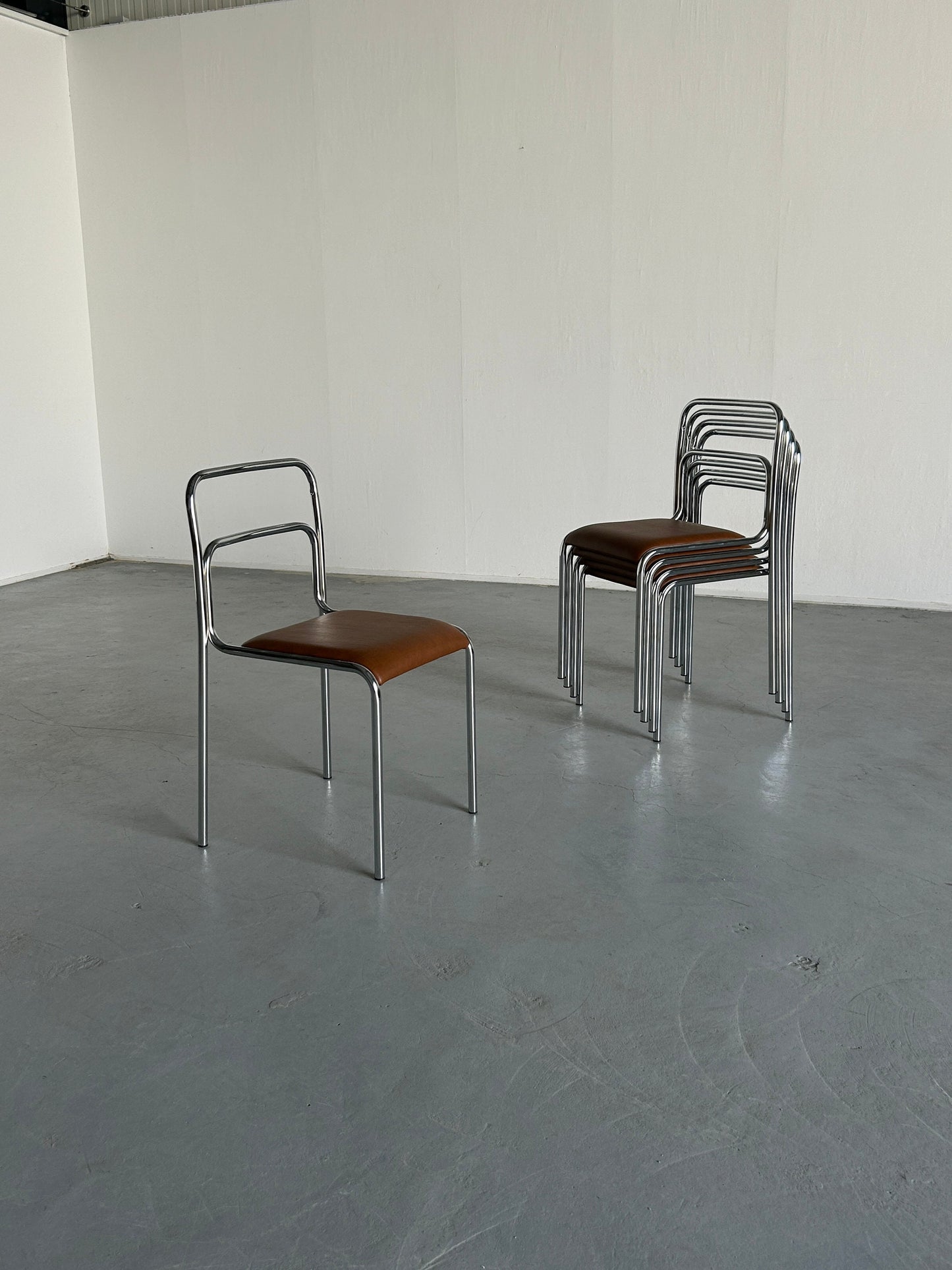 Vintage Essstuhl Bauhaus Design Chromrohr Braun Kunstleder stapelbar