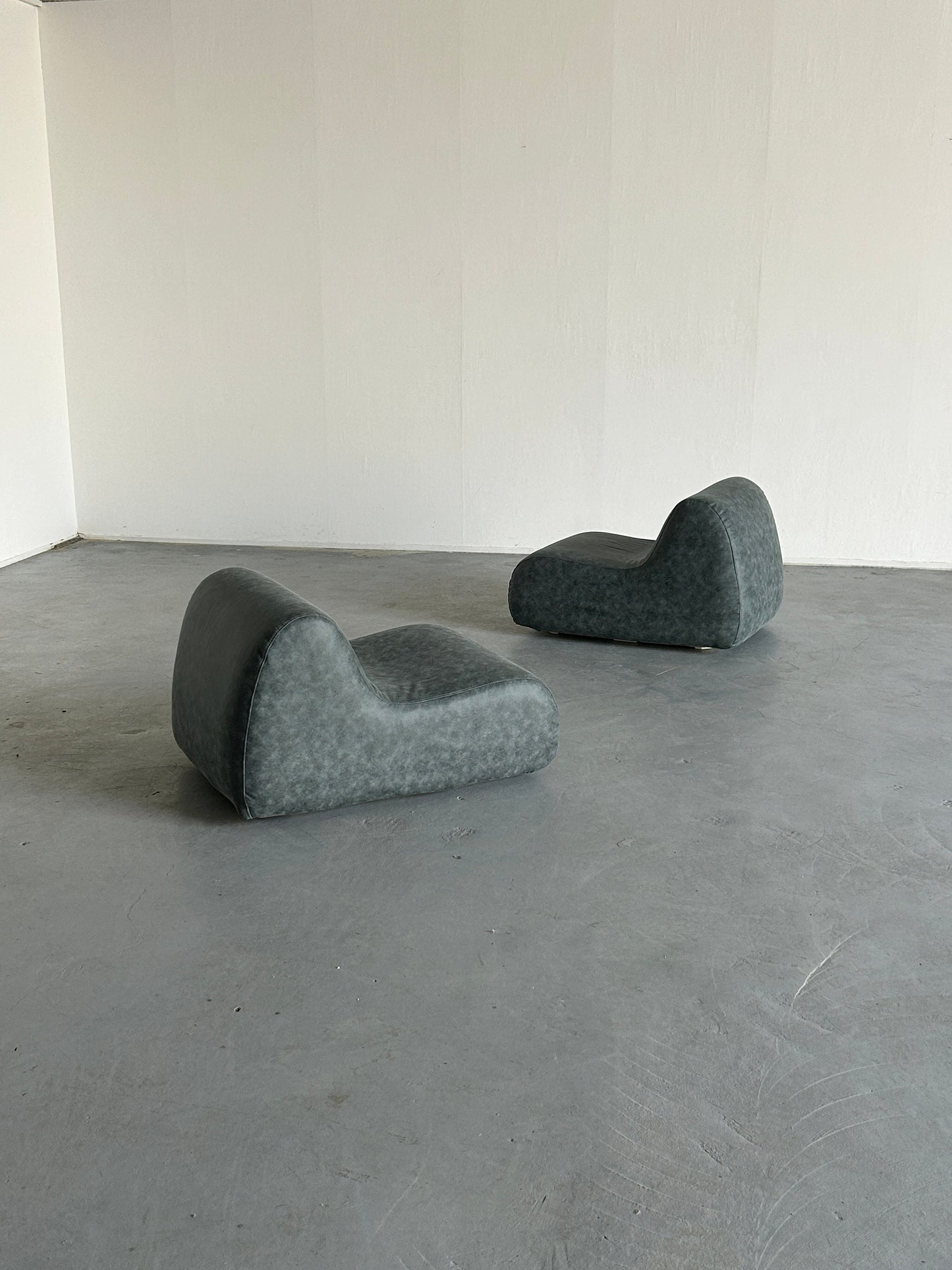 Vintage Set von 2 Lounge Sessel Grau Schaumstoff Kunststoff