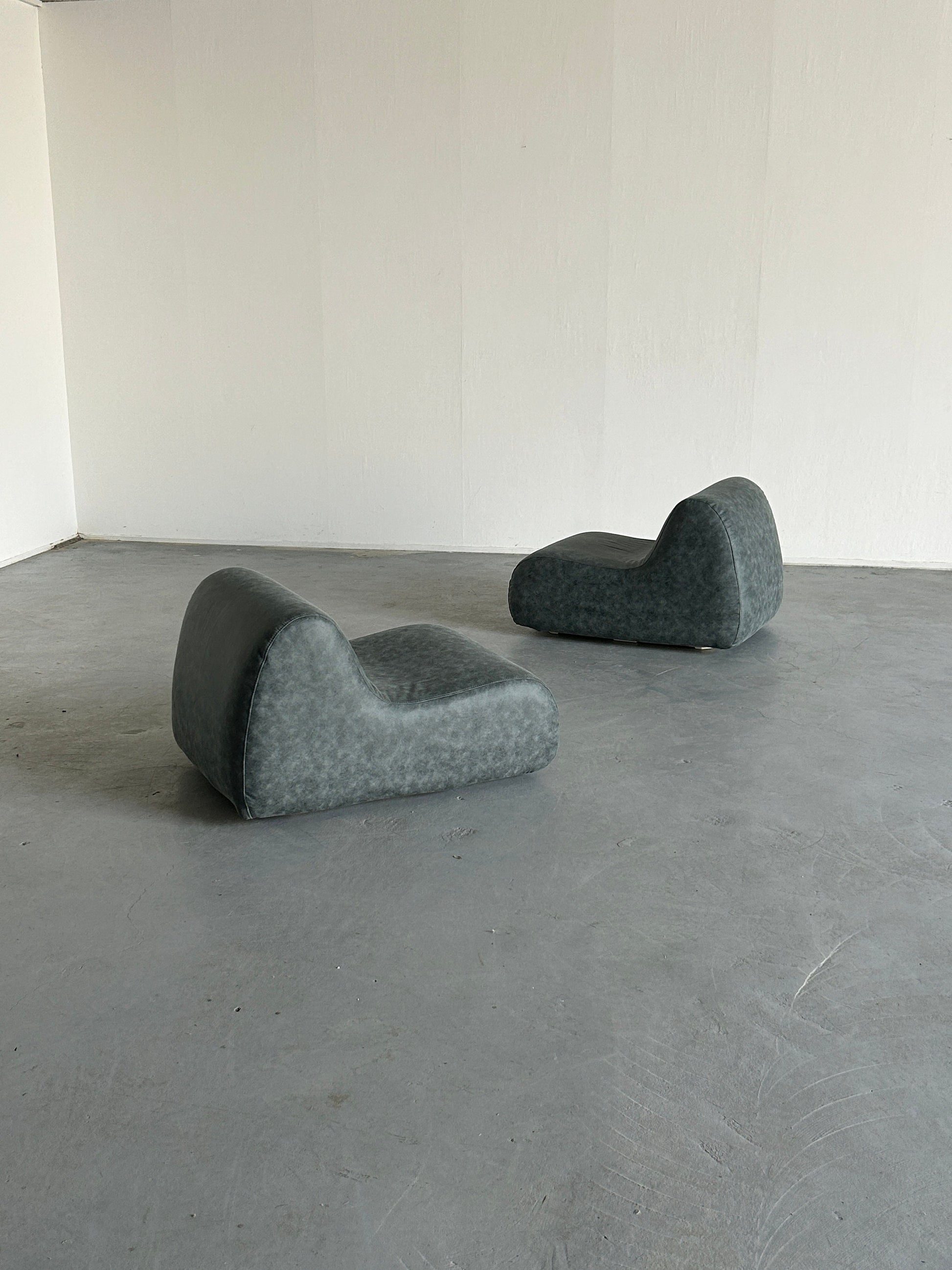 Vintage Set von 2 Lounge Sessel Grau Schaumstoff Kunststoff