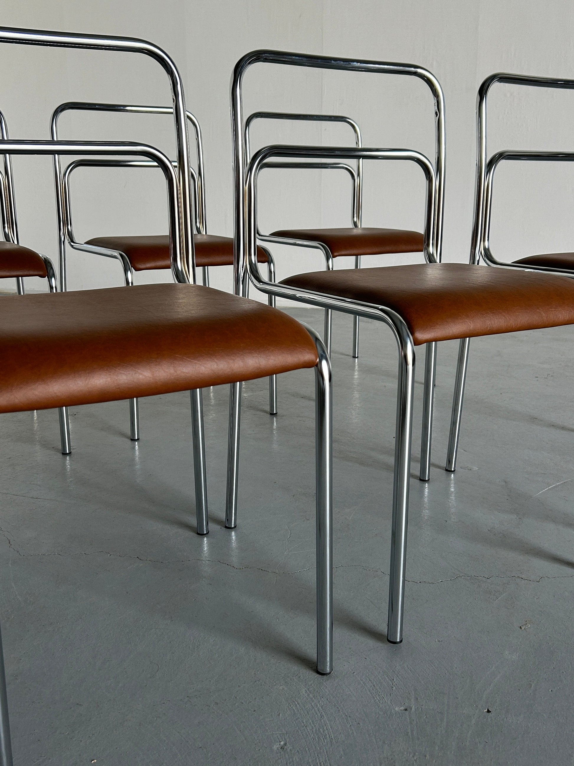 Vintage Essstuhl Bauhaus Design Chromrohr Braun Kunstleder stapelbar