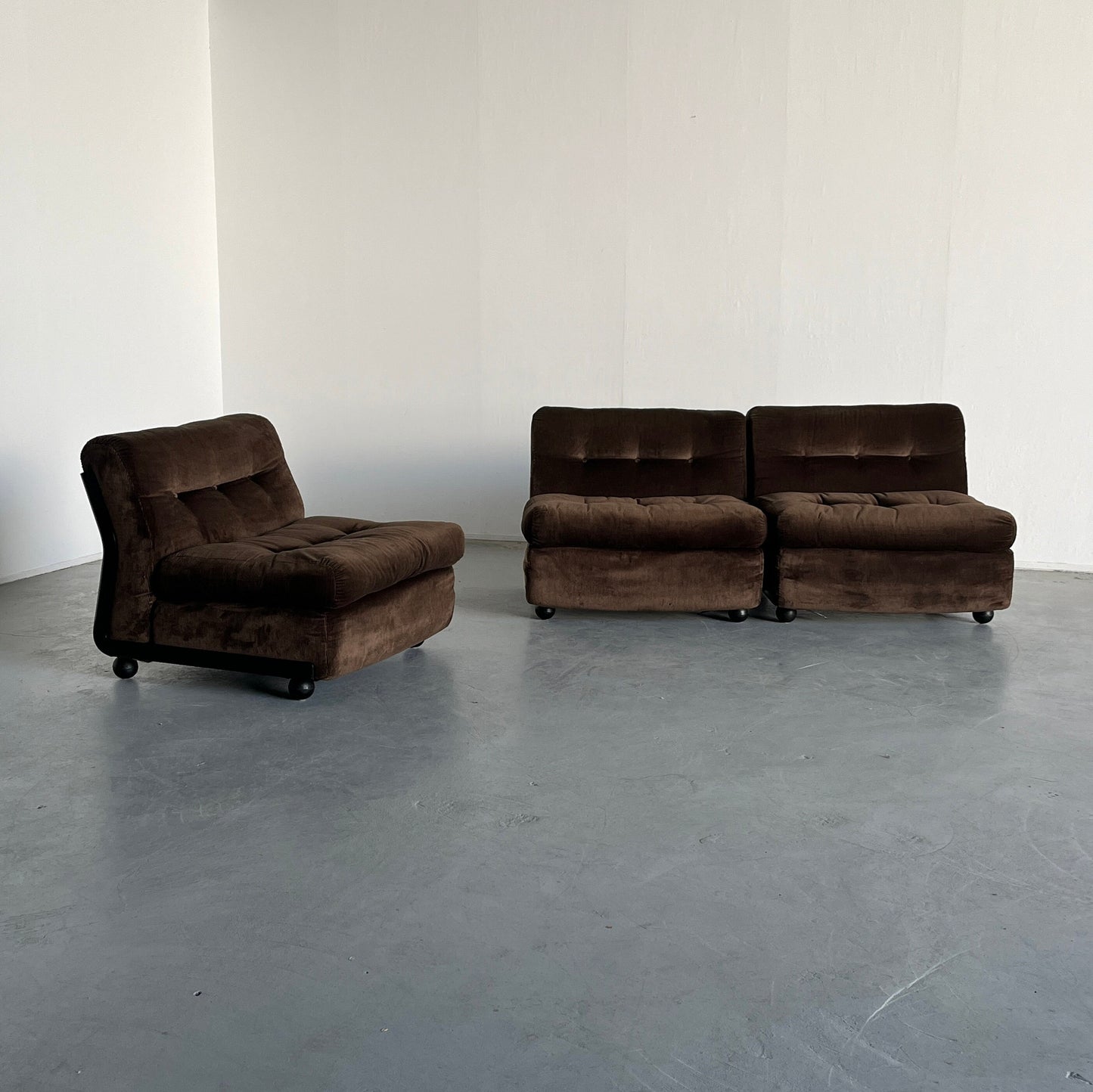 1 of 3 Iconic 'Amanta' chairs by Mario Bellini for B&B Italia / Vintage Modernist Design Modular Sofa Modules, 1970s Italy