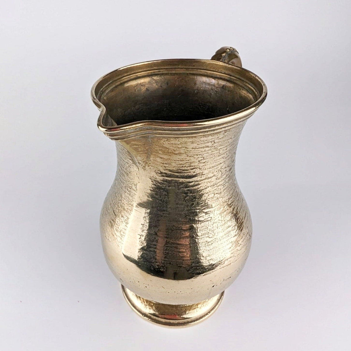 Vase vintage en laiton avec décoration carafe dorée du milieu du siècle