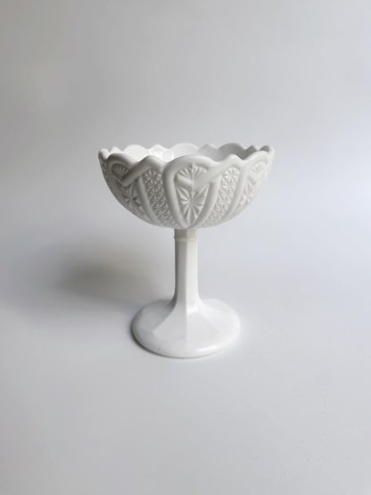 Vintage Jugendstil Opaline Glas Fußschale Weiß