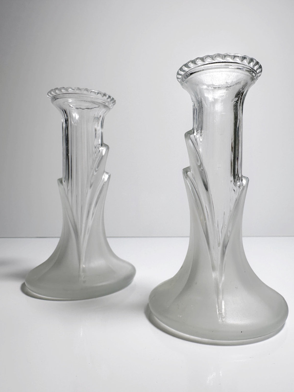 Set von 2 Vintage Kerzenhalter aus satiniertem Glas, Art Deco Revival