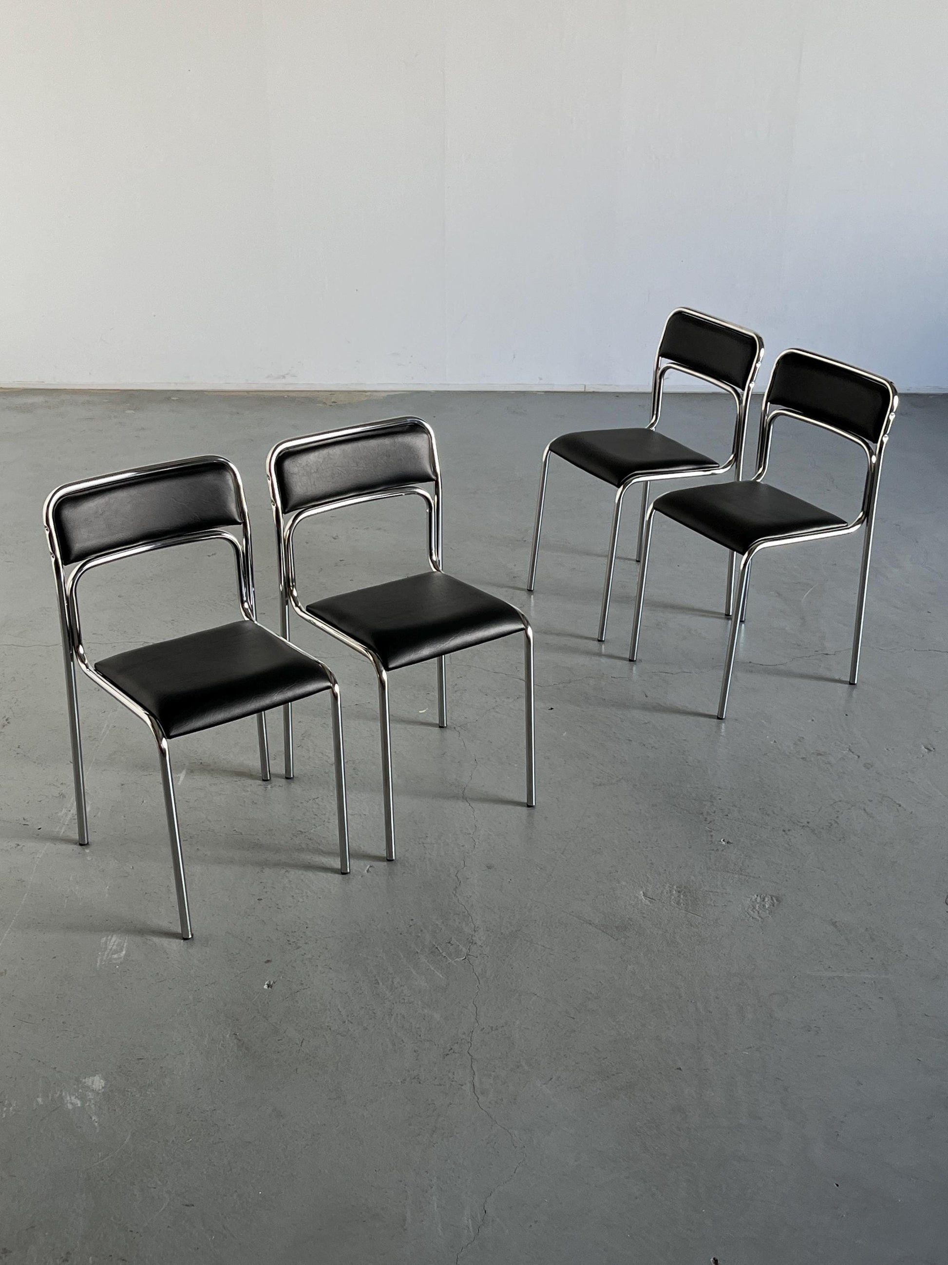Vintage Stuhl Bauhaus Chromrohr schwarz Kunstleder stapelbar italienisch