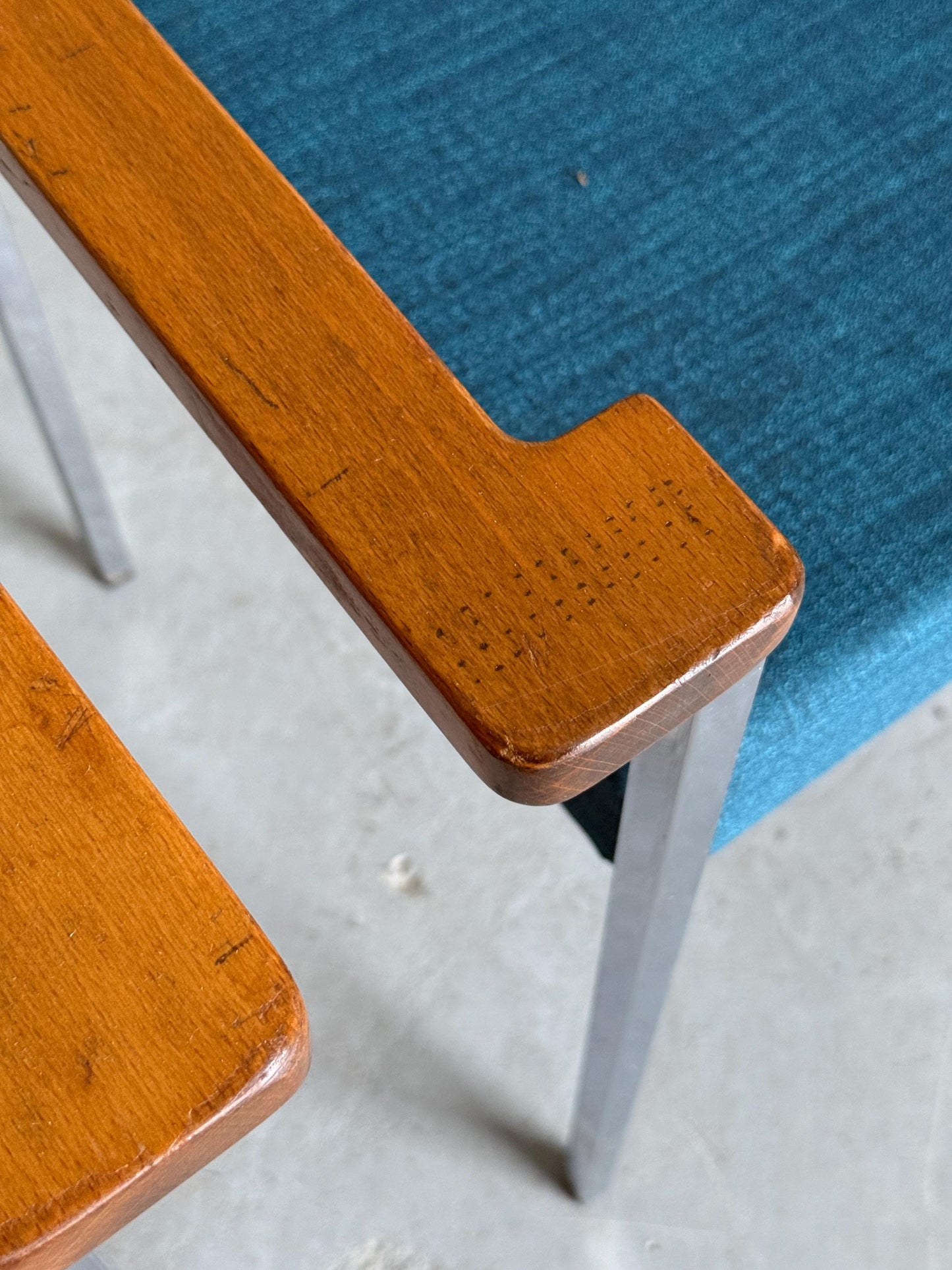 Vintage Stapelstuhl Chrom Holz Polster blau, 1960er