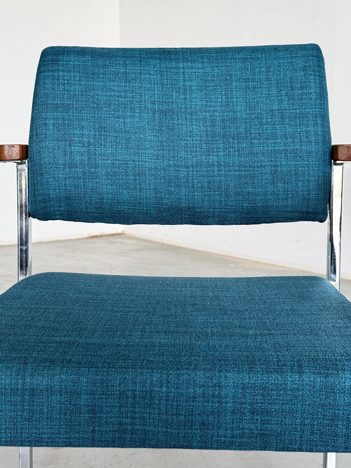 Vintage Mid-Century Modern Stuhl verchromt gepolstert 1960er