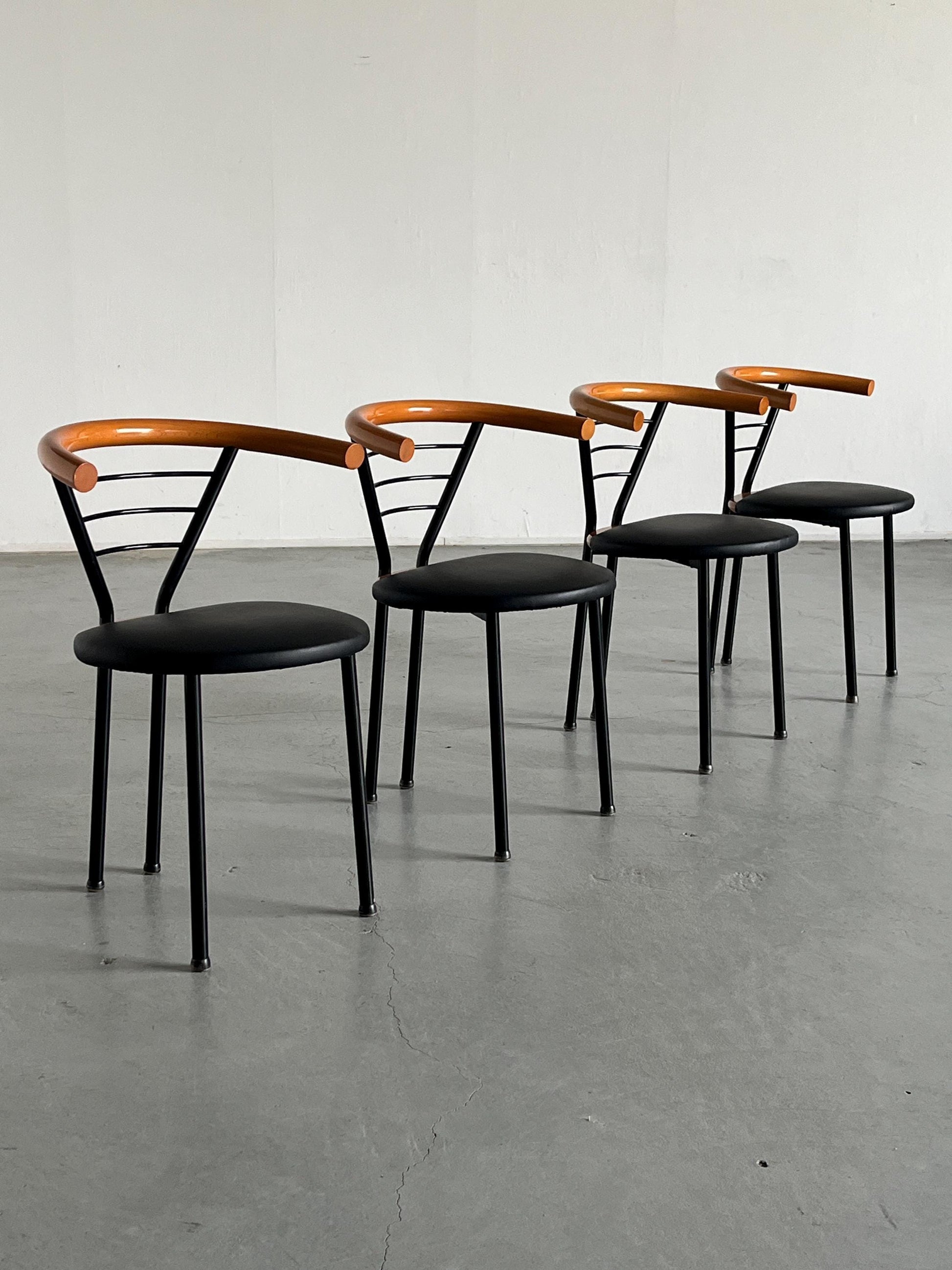 Vintage Postmodern Armlehnstuhl Schwarz Kunstleder Memphis Italien 1990er Set von 4