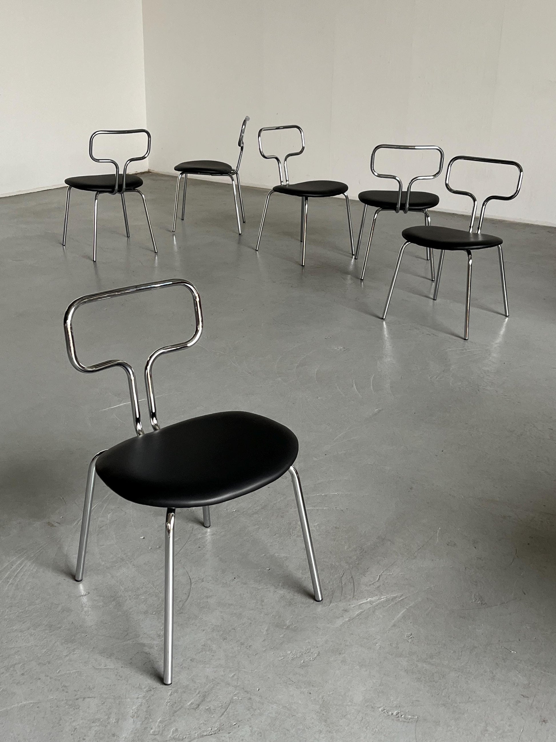 Vintage Esszimmerstuhl Bauhaus Stahlrohrchrom und Kunstleder schwarz/rot