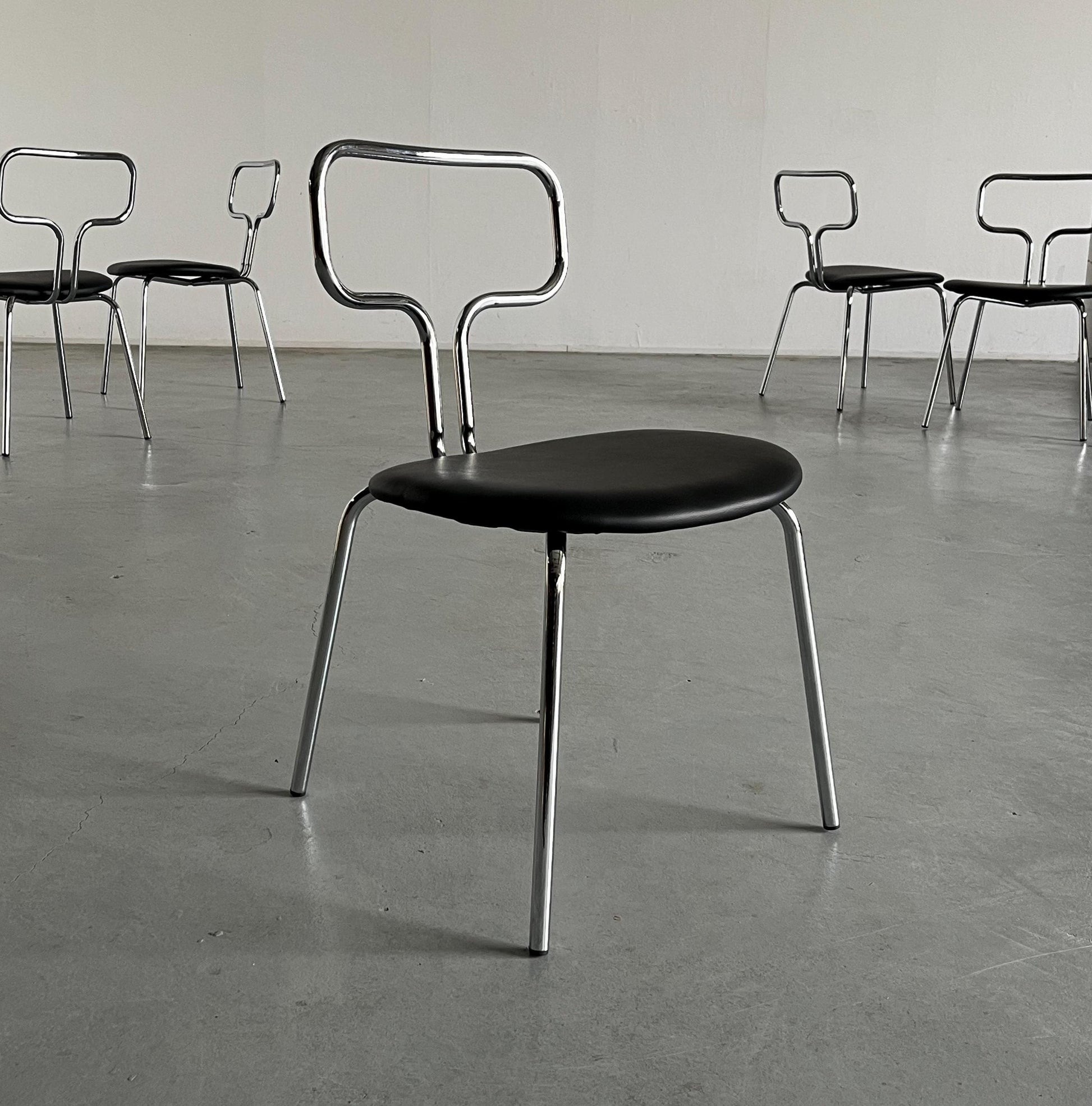 Vintage Esszimmerstuhl Bauhaus Stahlrohrchrom und Kunstleder schwarz/rot