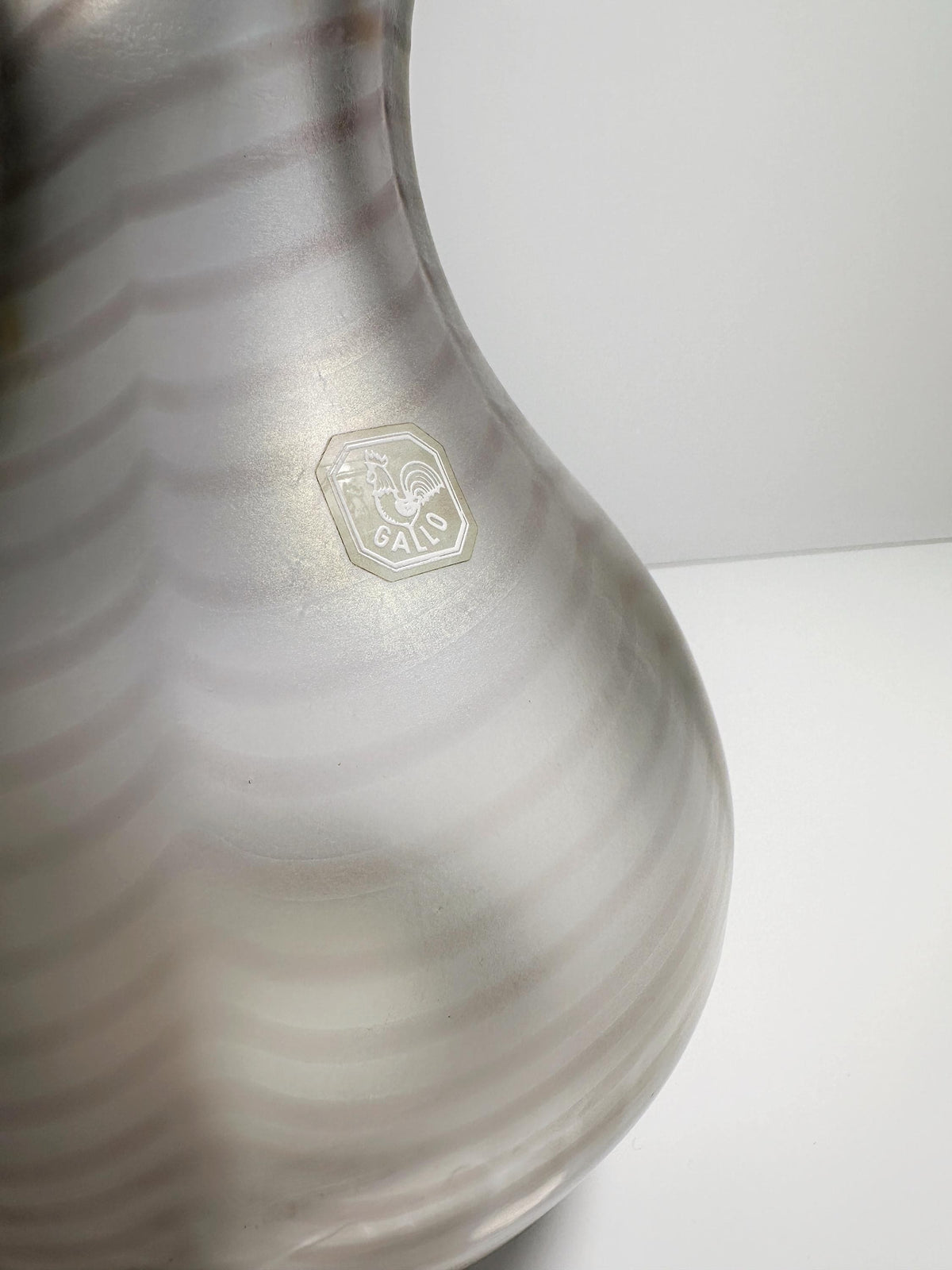 Vase à fleurs vintage Art Nouveau en verre arc-en-ciel