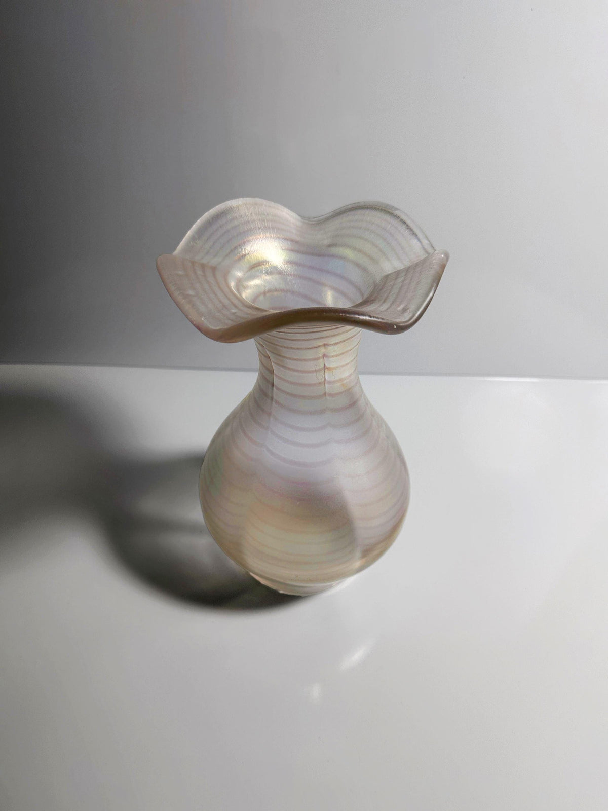 Vase à fleurs vintage Art Nouveau en verre arc-en-ciel