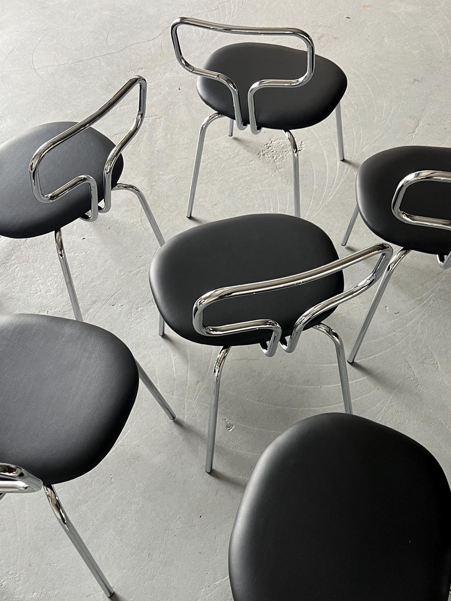 Vintage Esszimmerstuhl Bauhaus Stahlrohrchrom und Kunstleder schwarz/rot