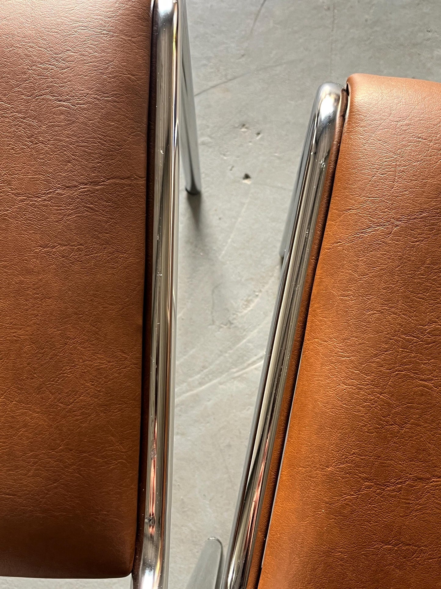 Vintage Stuhl Braun Chrom Stahlrohr braunes Kunstleder