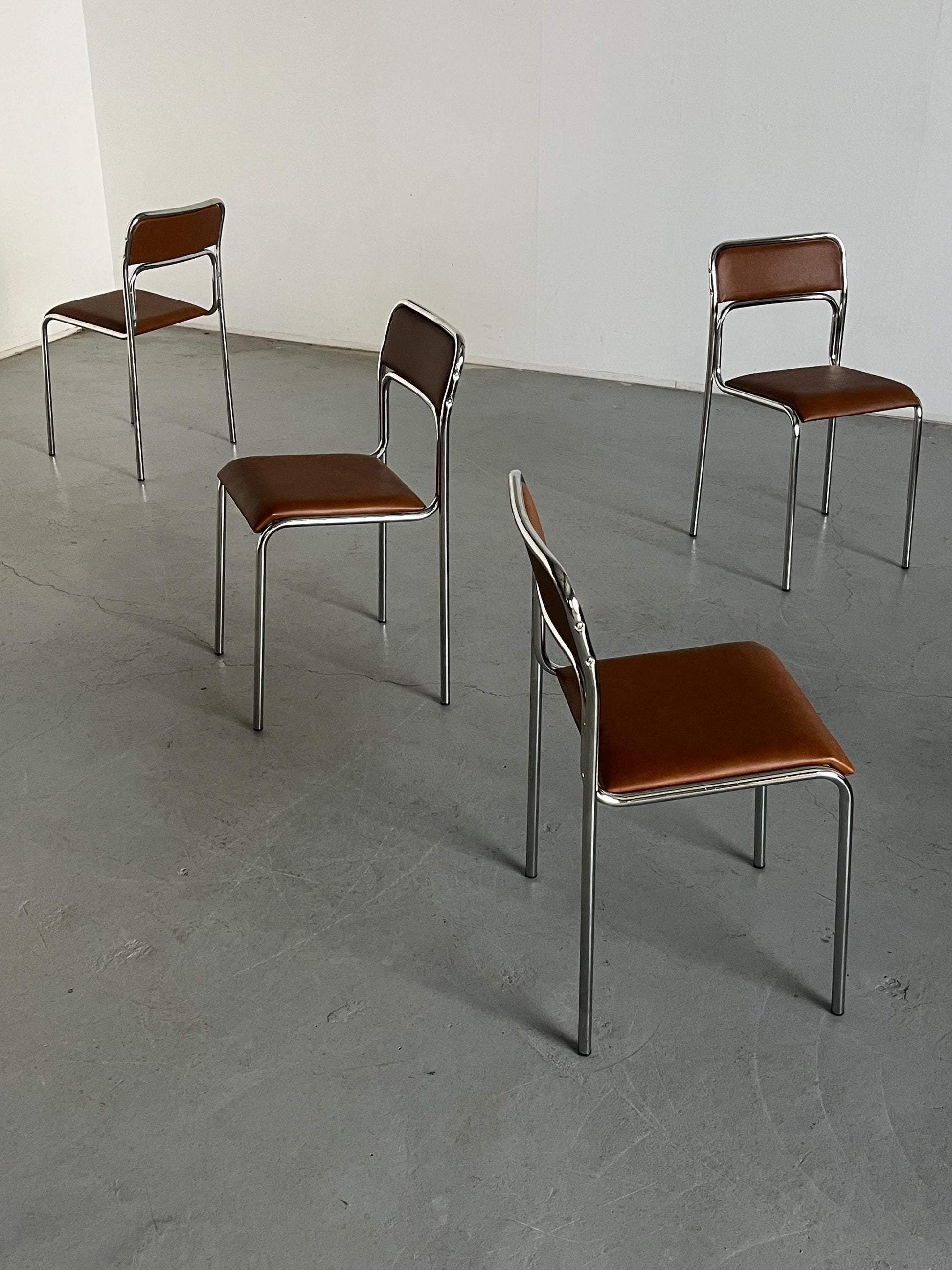 Vintage Set von 6 Stapelstuhl Bauhaus Design, Chromrohr, Kunstleder Braun