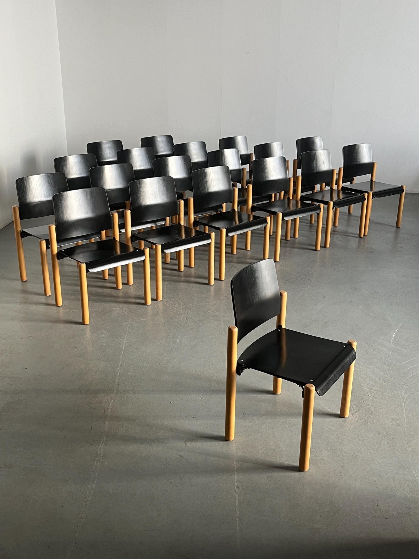 Chaise de salle à manger vintage par Froscher Sitform années 1990 1 sur 20 empilable