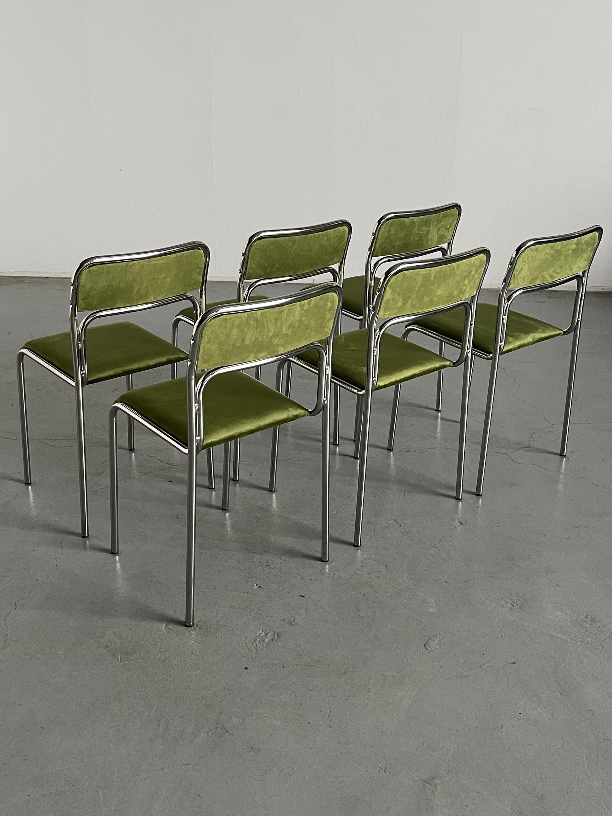 Vintage Stuhl Set von 6 Bauhaus Chrom und grüner Samt von italienischer Designer für unbekannt