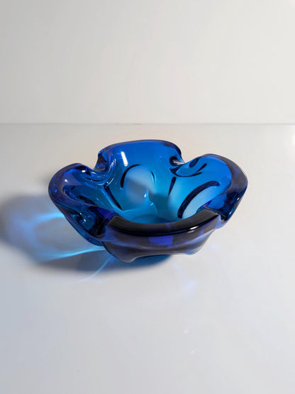 Vintage ashtray CZ glass blue flower 60s 70s